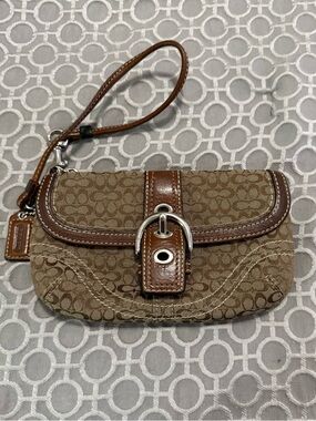 Vintage Y2K Coach SoHo Brown Signature Jacquard Buckle Wristlet Leather Trim